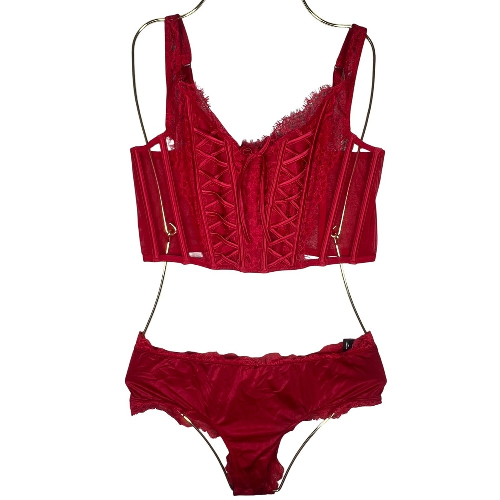 Victorias Secret DREAM ANGELS‎ Lingerie Set RED Lace Corset Top Cheeky Bottoms M